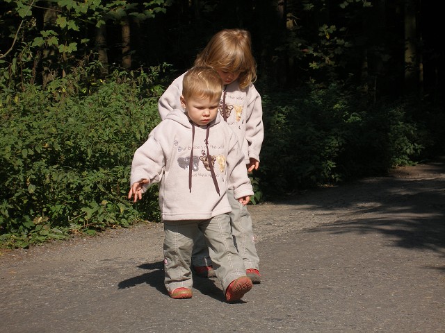 Jako vejce vejci - ty mikiny máme od dědy Jury.